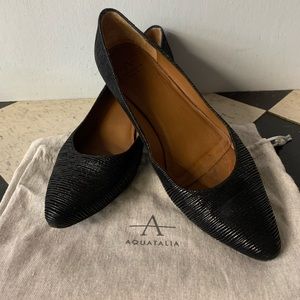 Aquatalia Pasha Black Pump 9.5 EUC